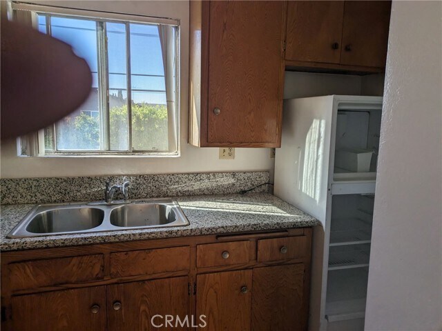 Foto del edificio - 1555 Artesia Blvd