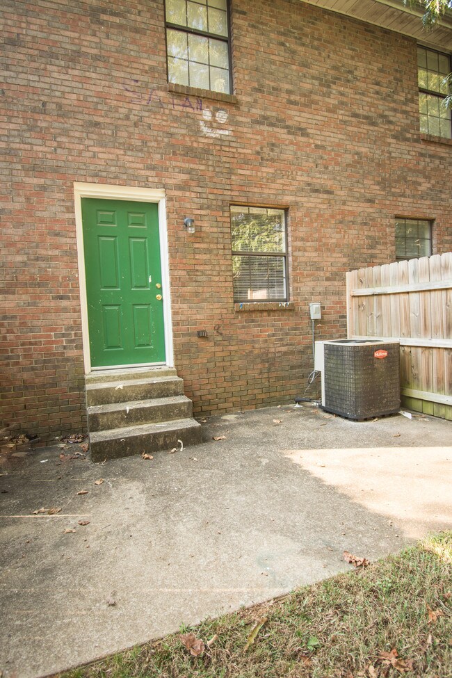 Foto del edificio - 1503 W Knollwood Cir
