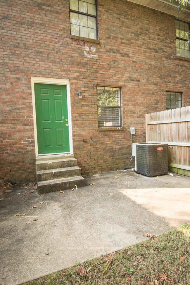 Building Photo - 1503 W Knollwood Cir