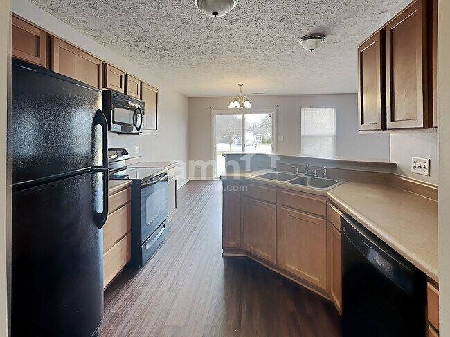 Foto del edificio - 7216 Burlat Ln