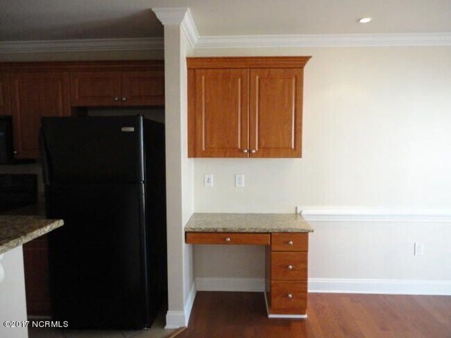 Building Photo - Three Bedroom Two Bath Home
