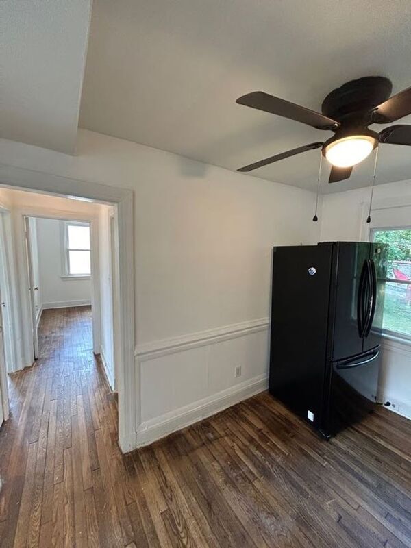 Foto del edificio - 3913 Larchmont Ln
