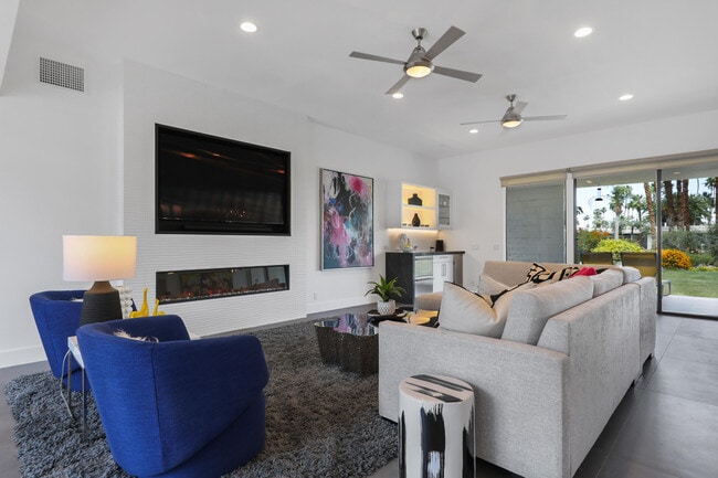 Building Photo - 76770 Lark Dr