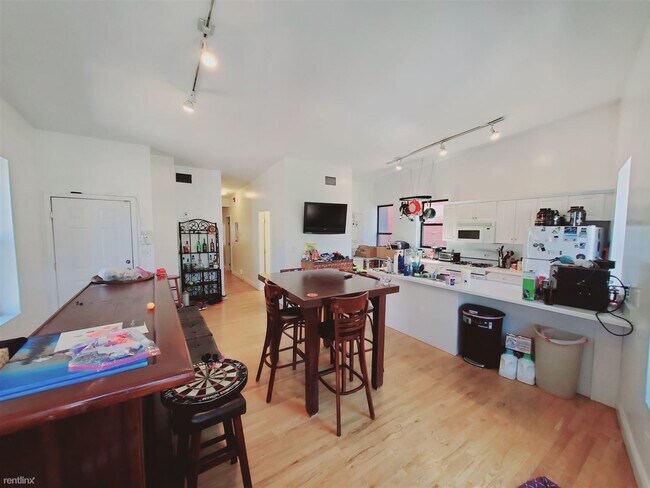 Foto del edificio - 2 br, 1.5 bath Condo - 219 Main St Unit 3