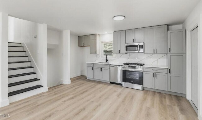 Foto del edificio - 413 Solar Dr