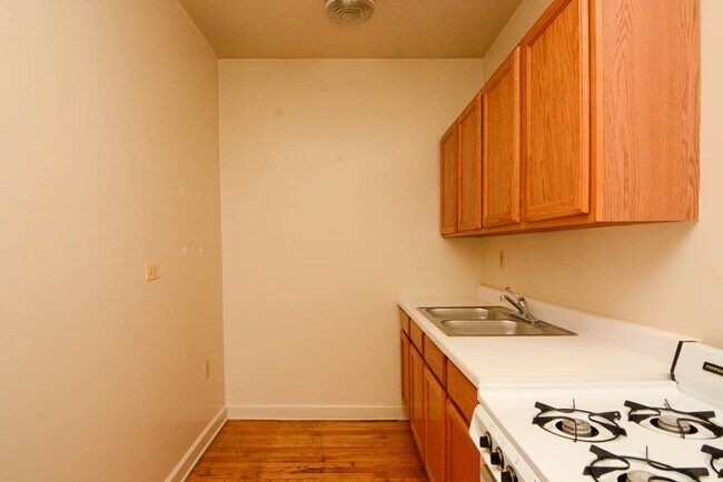 Foto del edificio - 1053 W George St