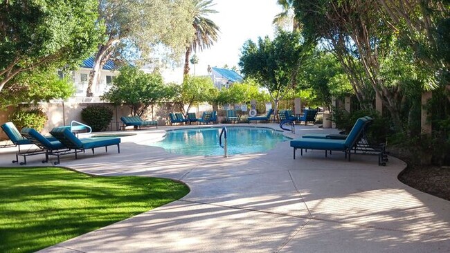 Foto del edificio - Furnished 3 bed 2 bath Condo