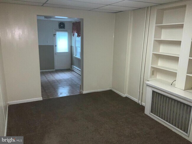 Foto del edificio - 410 E Pine St