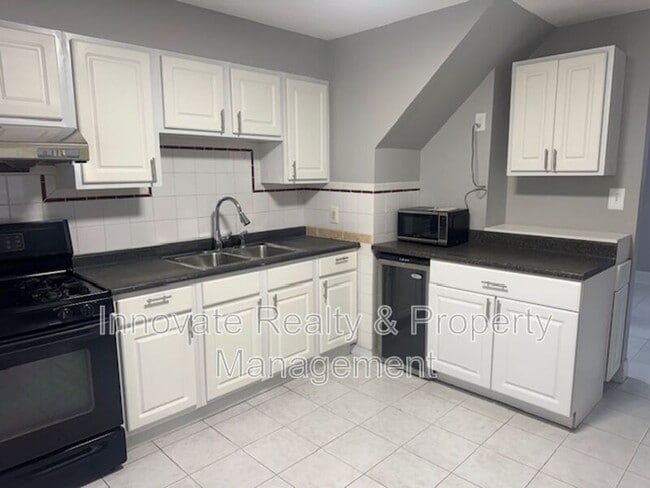 Photo - 2819 Comly Rd House