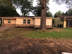 Building Photo - 8119 Rockford Dr
