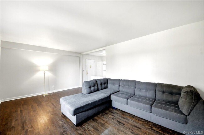 Foto del edificio - 12 Wainwright Ave