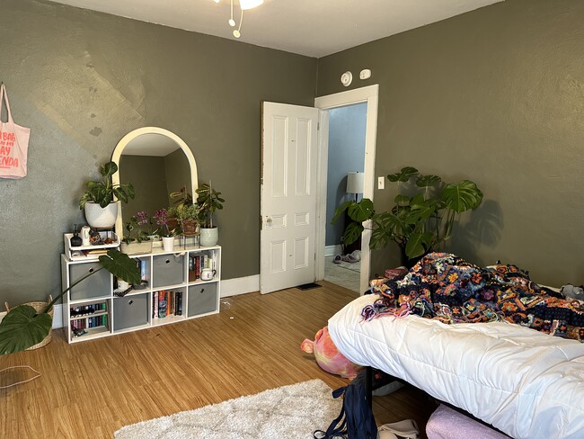 Building Photo - 40 Walnut St