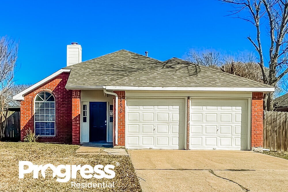 Foto principal - 8625 Douglas Ave