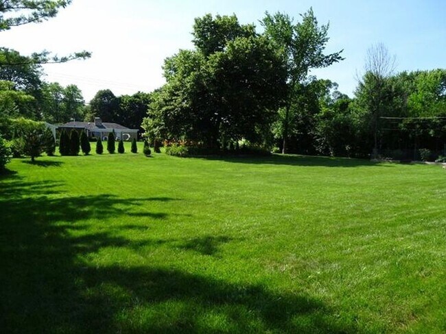 Foto del edificio - Spacious Ranch in Elm Grove!