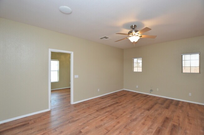 Building Photo - 1281 E Canyon Creek Dr