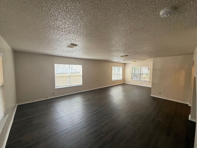 Foto del edificio - 4bd 2.5ba in Prime Location