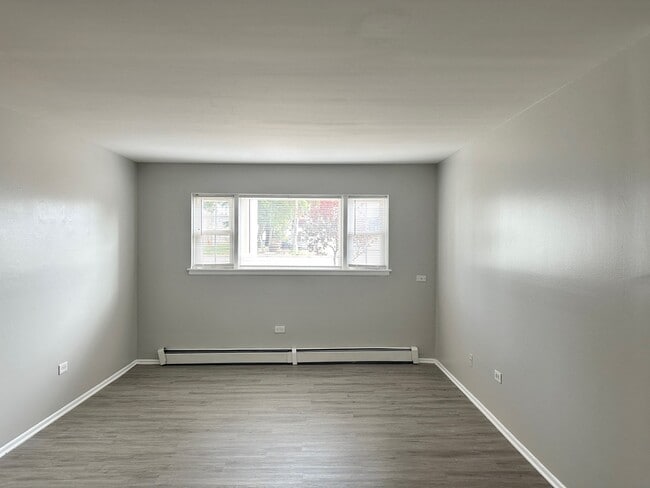 Building Photo - 3400 Maple Ave