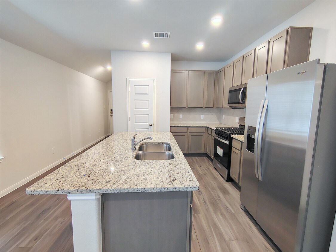 Building Photo - 13232 Musky Dr