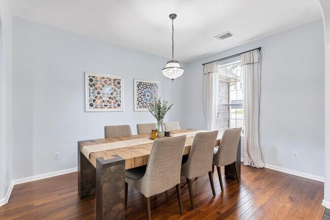 Foto del edificio - 2702 Culver Cliff Ln