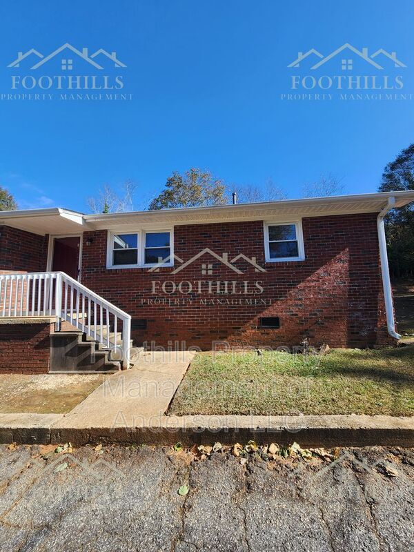 Foto principal - 202 Kennemore St