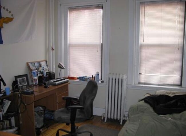 Building Photo - 18 Glenville Ave