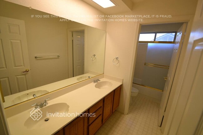 Foto del edificio - 117 Pau Ct