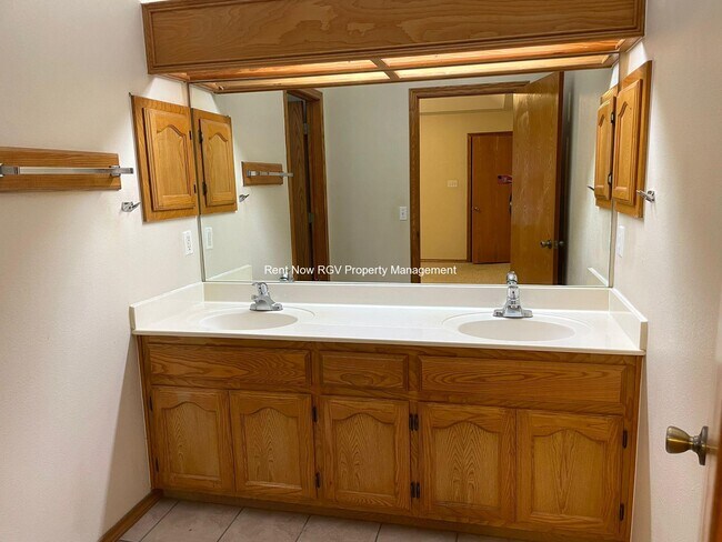 Foto del edificio - 1109 N 47th St