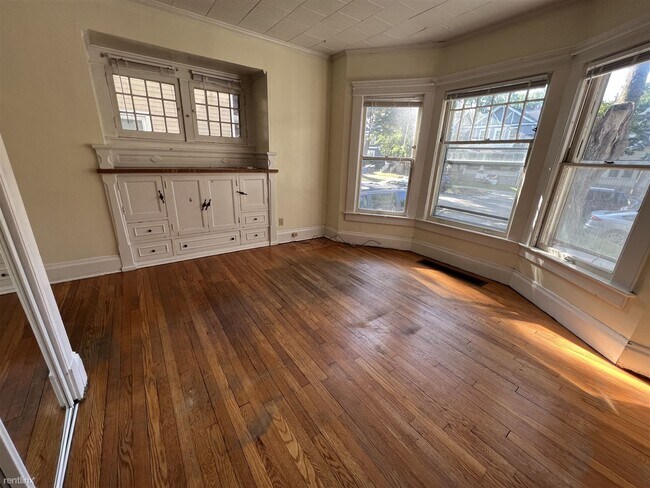 Building Photo - 6 br, 2 bath House - 815 McKinley Ave 815 ...