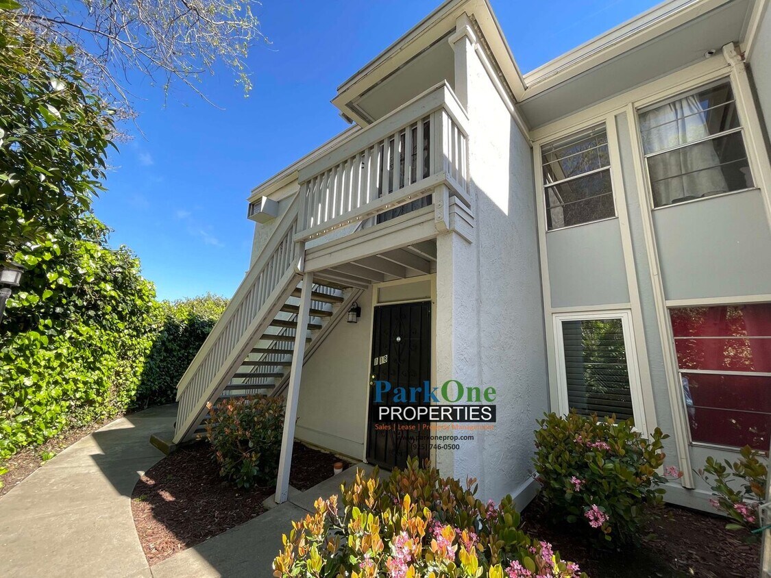 Primary Photo - 2nd Floor Corner Unit Condo Near BART, Fre...