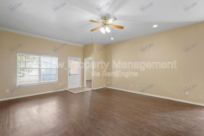 Building Photo - 2319 Great Light Dr