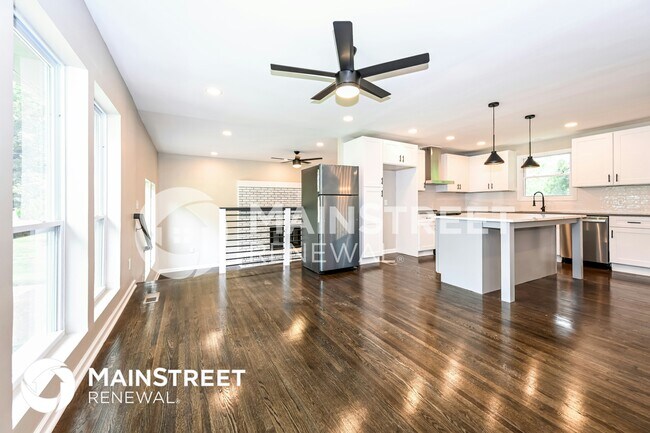 Foto del edificio - 4932 Aquatic Rd