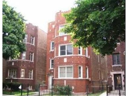 Foto principal - 8225 S Ingleside Ave