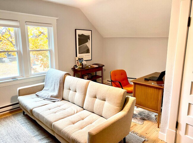 Foto del edificio - 1044 Saint Clair Ave