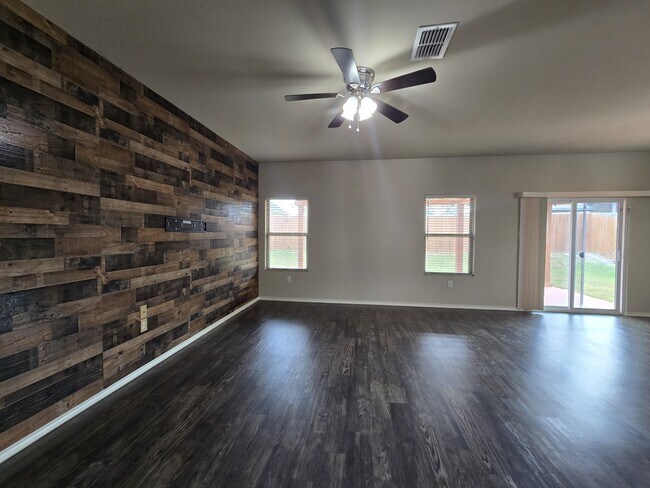 Building Photo - 322 Ambrose Avenue