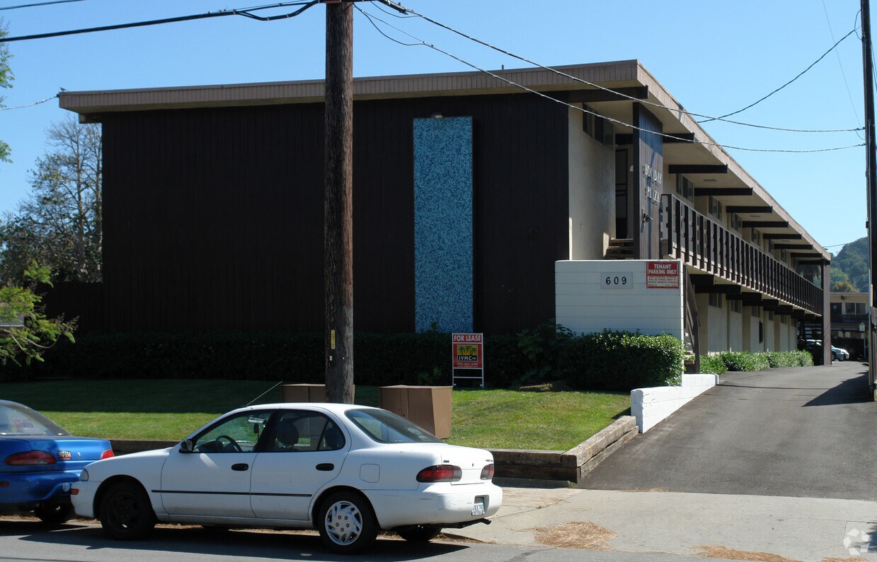 Foto principal - Holiday Plaza Apartments