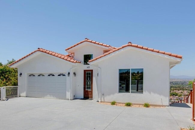 Building Photo - 423 Valley Heights Dr