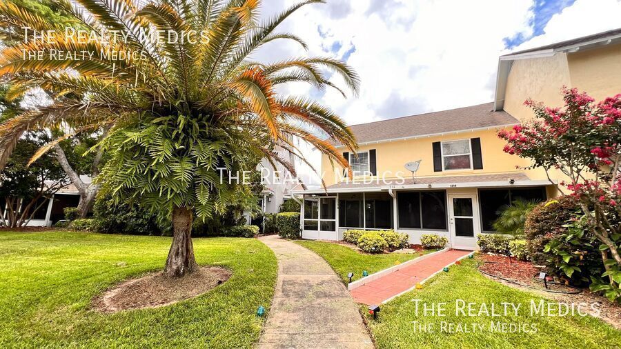 Primary Photo - 1220 Villa Ln
