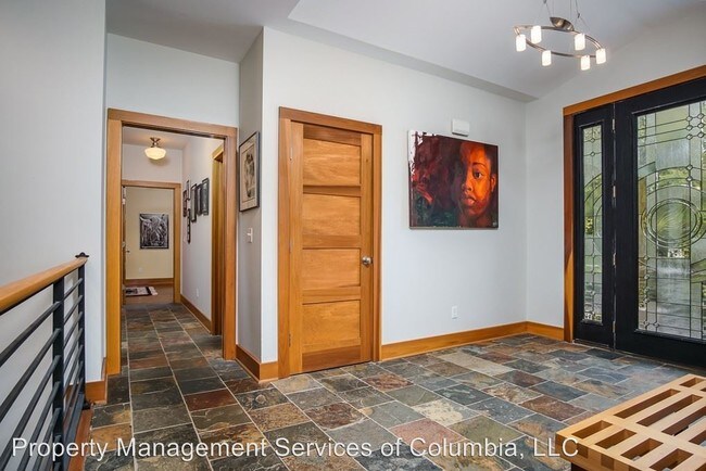 Building Photo - 100 Sunningdale Dr
