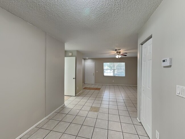 Building Photo - 107 Bayside Blvd