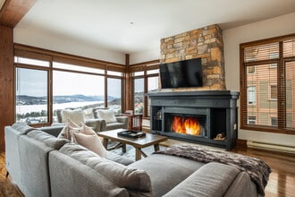 Building Photo - 170 Chem. au Pied de la Montagne