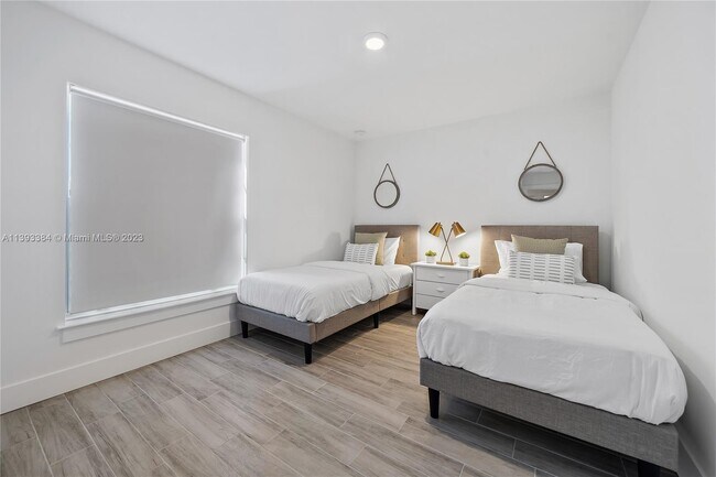 Foto del edificio - 515 Lilac Ct