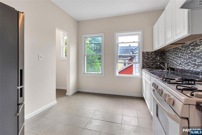 Photo - 247 Duane St House