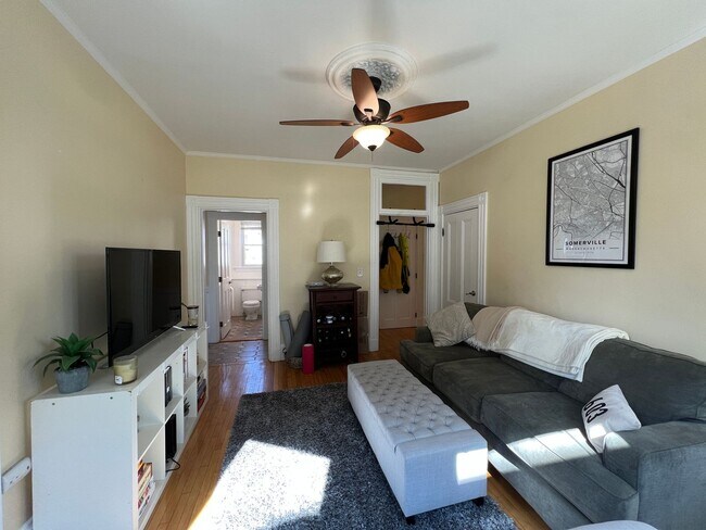 Photo - 176 Elm St Apartment