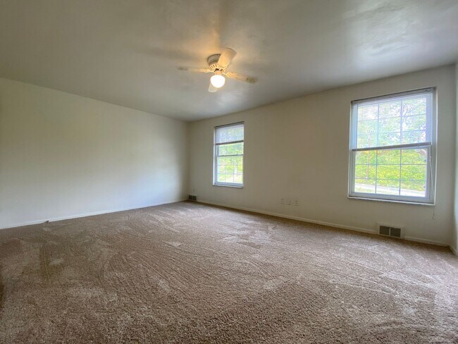 Foto del edificio - Spacious 2 Bedroom Townhouse at Chapel Place! Amazing Penn Hills Location! Call Today!