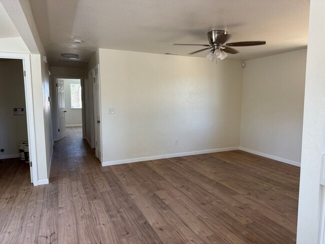 Foto del edificio - NOW AVAILABLE!!  2 Bedroom; 2 Bath Newly R...