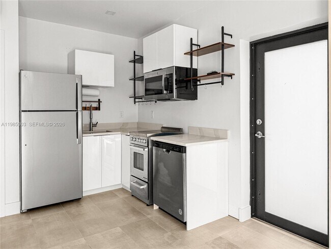 Foto del edificio - 551 NE 26th St