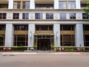 Building Photo - 1335 S Prairie Ave