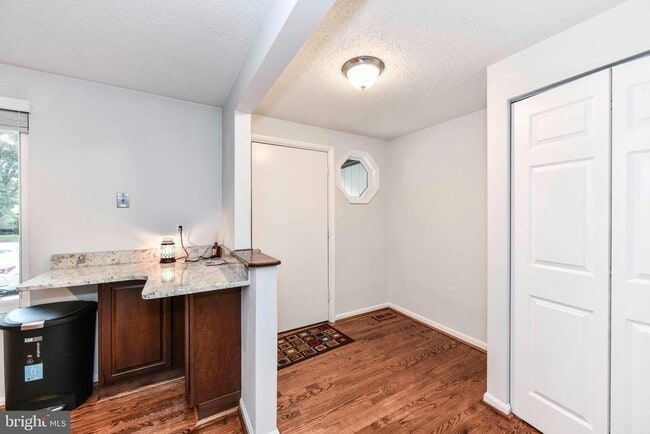 Foto del edificio - 5836 Jackson Oak Ct