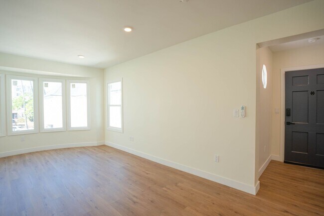 Foto del edificio - 1038 Westmoreland Ave