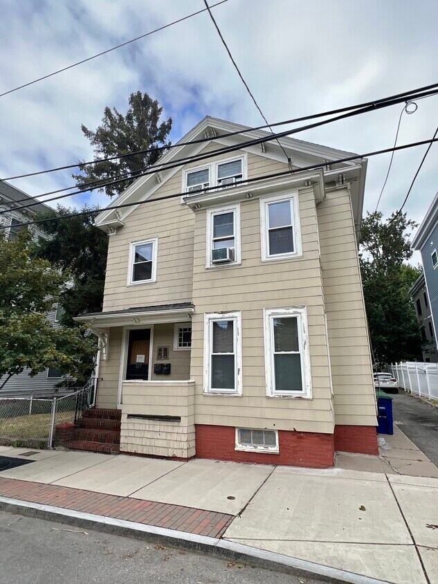 Foto principal - 117 Beacon St